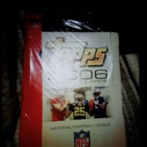 2006 unopened Box of NFl Topps Cards 36 packs 12 CARDS per pack Rare!!